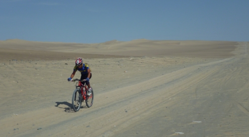 105 Huacachina Rally Road Cyclist 20th Apr 2012.jpg